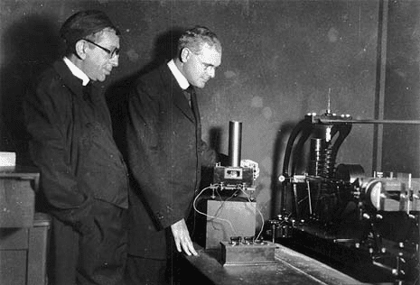 First Professional seismograph